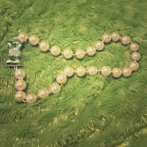 Pearl Necklace with Bow Pendant